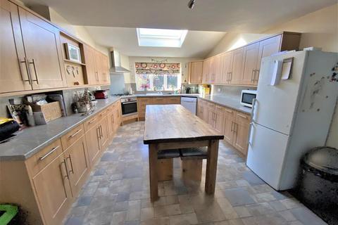 8 Augustine Walk, Warfield, Bracknell, RG42 3DX