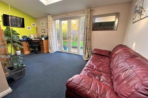 8 Augustine Walk, Warfield, Bracknell, RG42 3DX