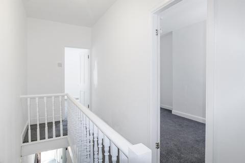 3 bedroom house to rent - Fernhill Street, E16