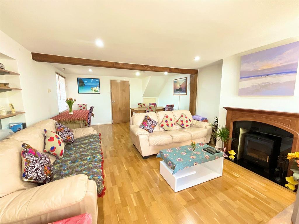Rye Road, Brookland, Romney Marsh, Kent 3 bed cottage for sale £350,000