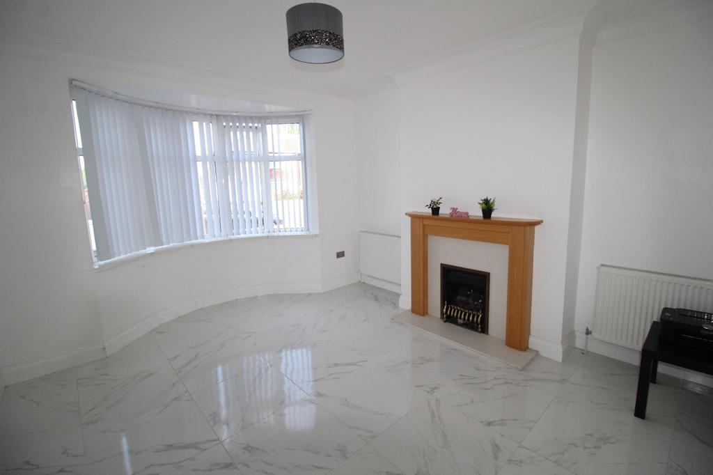 Broadway East, Gosforth, Newcastle... 5 bed semidetached house £1,650 pcm (£381 pw)