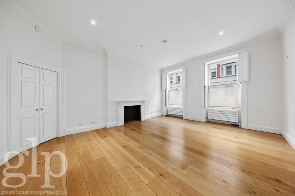 Gower Street, Bloomsbury, WC1. 3 bed flat £4,333 pcm (£1,000 pw)