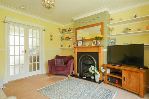 3 bedroom semi-detached house for sale - Hare Park Mount, Farnley, LS12 5LR