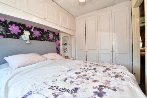 58 Whitecroft, Swanley, BR8 7YJ