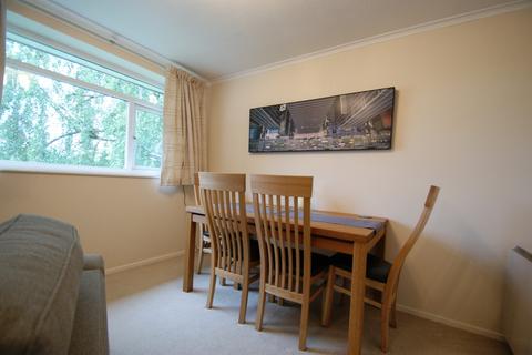 2 bedroom apartment to rent, Dereham Court, Leamington Spa, CV32