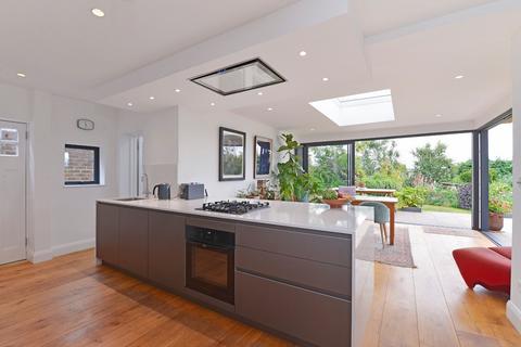 11 Binscombe Lane, Farncombe, Godalming, GU7 3PN