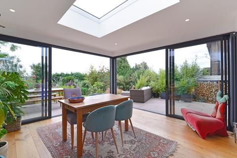 11 Binscombe Lane, Farncombe, Godalming, GU7 3PN
