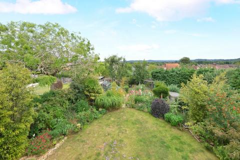 11 Binscombe Lane, Farncombe, Godalming, GU7 3PN