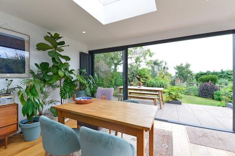 11 Binscombe Lane, Farncombe, Godalming, GU7 3PN