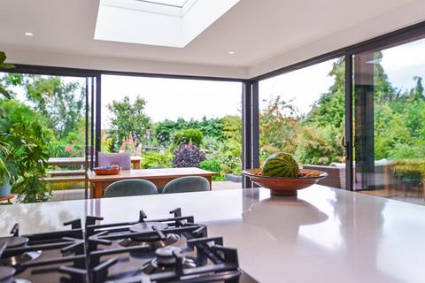 11 Binscombe Lane, Farncombe, Godalming, GU7 3PN