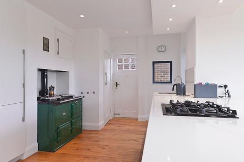 11 Binscombe Lane, Farncombe, Godalming, GU7 3PN