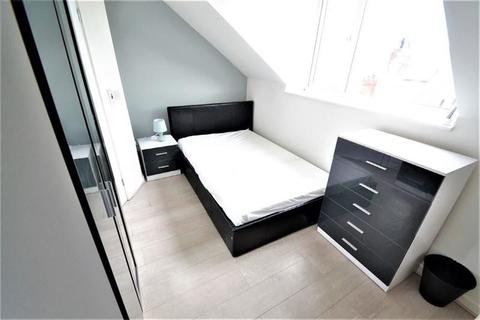 5 Crosby View, Leeds, LS11 9NB