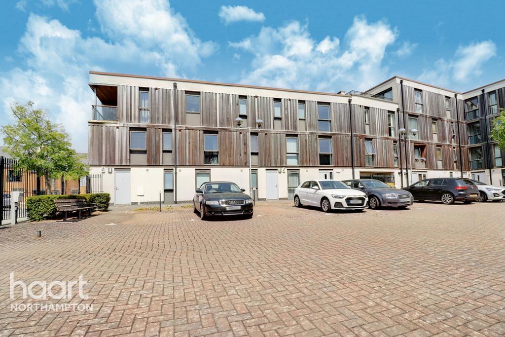 Ashby Wood Drive, Northampton 1 bed apartment £140,000