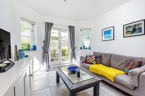 31 Winterdown Road, Esher, KT10 8LJ