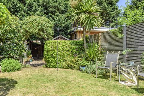 31 Winterdown Road, Esher, KT10 8LJ