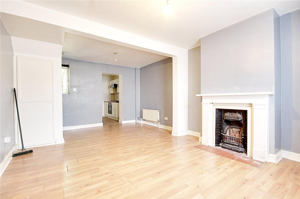 Turkey Street, Enfield, EN3 2 bed terraced house £1,500 pcm (£346 pw)