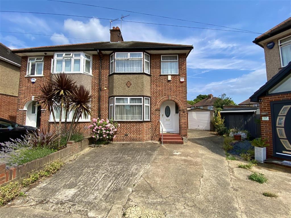 Wilmar Close, Hayes, UB4 8ET 3 bed semidetached house £550,000
