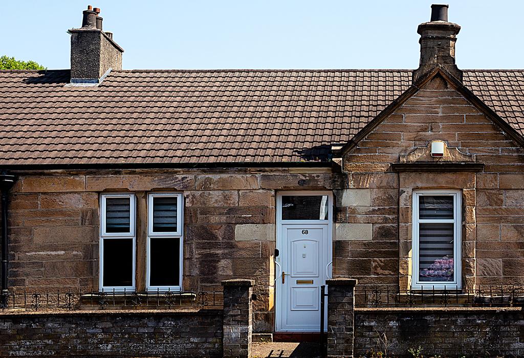 Glen Road, Wishaw, Lanarkshire 2 bed terraced house £140,000