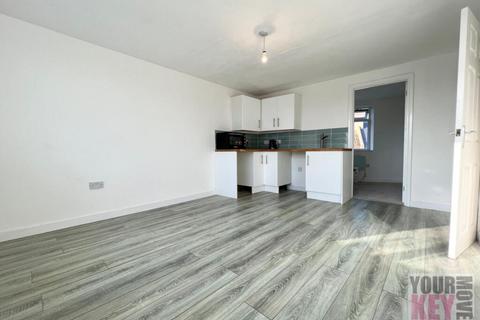 2 bedroom flat for sale, Cheriton Place, Folkestone, Kent CT20 2AZ