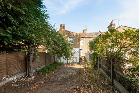 147 Roding Road, London, E5 0DR