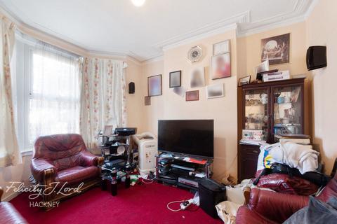 147 Roding Road, London, E5 0DR
