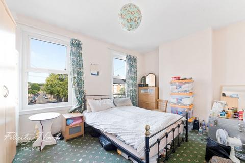 147 Roding Road, London, E5 0DR