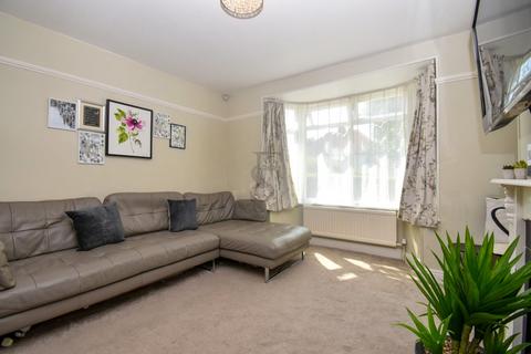3 bedroom semi-detached house to rent, Parkland Drive, Oadby, Leicestershire