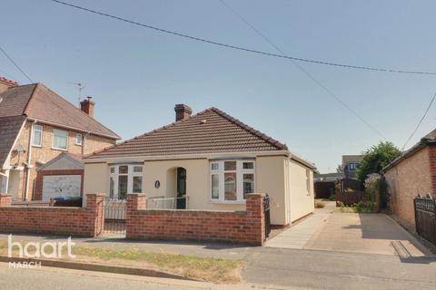 3 bedroom bungalow for sale, Kingswood Road, March