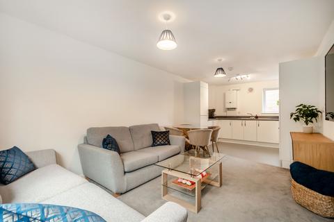42 Applefield, Amersham, HP7 9NF