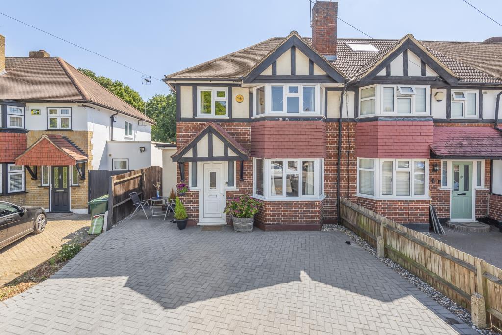 SunburyOnThames, Surrey, TW16 3 bed end of terrace house £525,000
