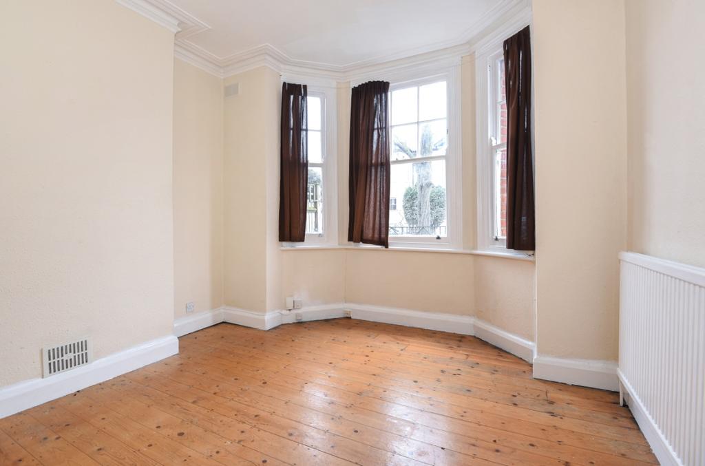 Cromwell Road Wimbledon SW19 2 bed flat £1,700 pcm (£392 pw)