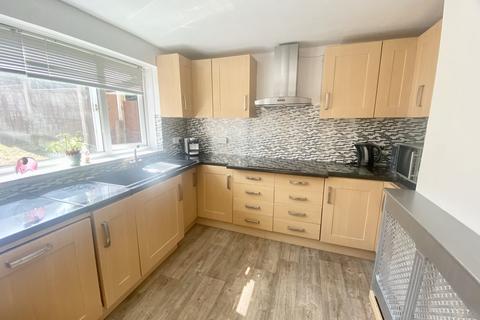 3 bedroom semi-detached house for sale - Hills Lane Drive, Madeley, Telford, Shropshire, TF7