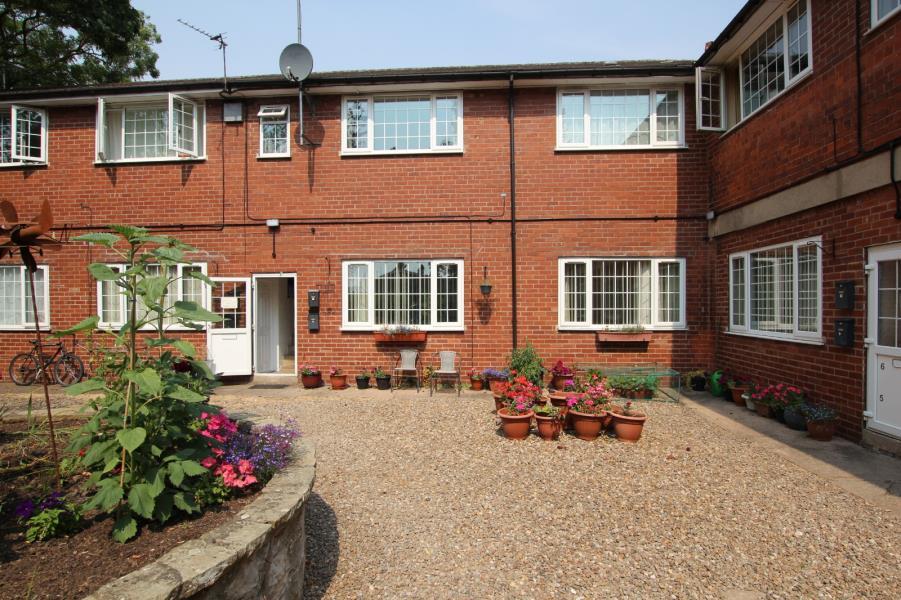 Molescroft Mews, Beverley, HU17 7LT 2 bed apartment £550 pcm (£127 pw)