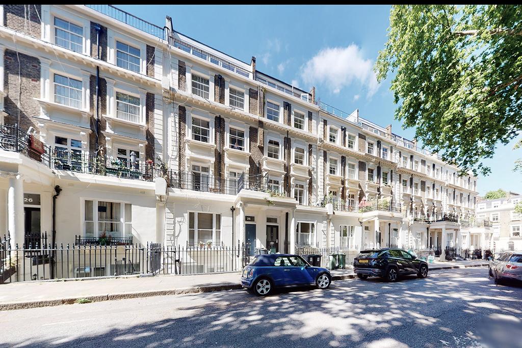 Arundel Square, Islington, London, N7 2 bed flat £575,000