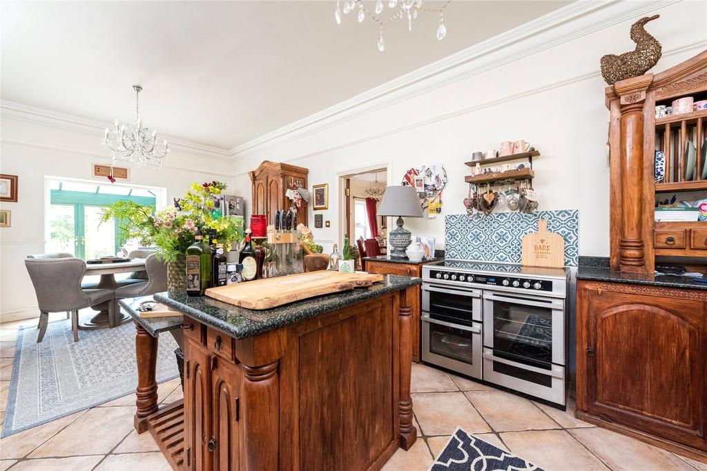 Kitchen/Breakfast Rm