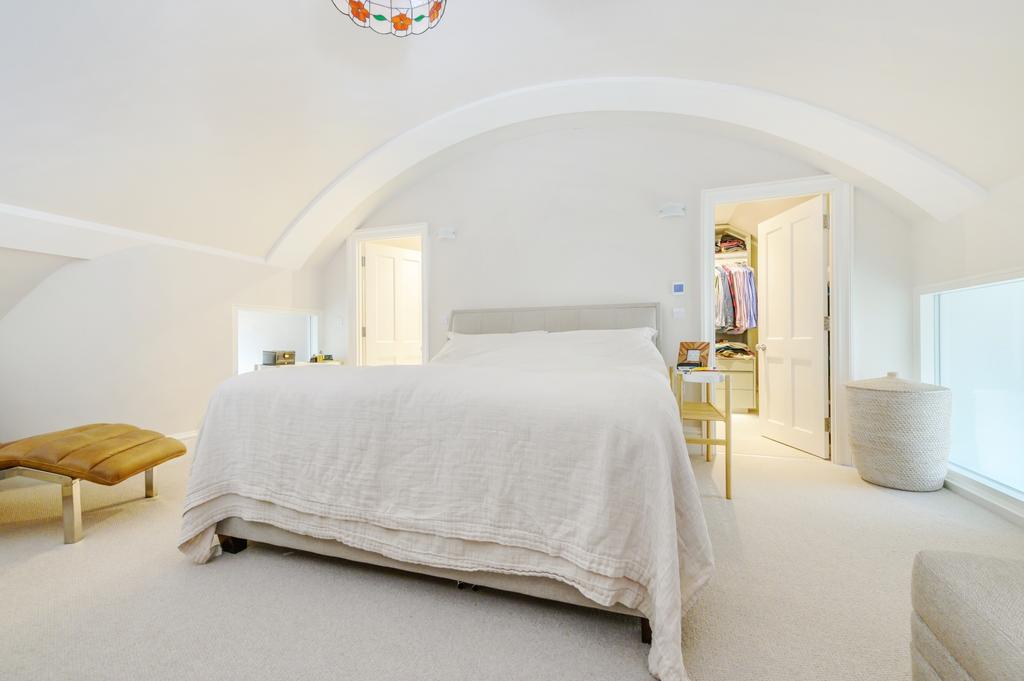 Principal bedroom