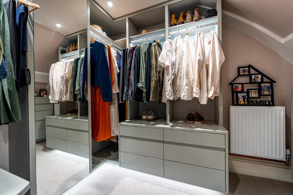 Walk-in wardrobe