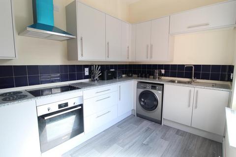 3 bedroom flat to rent, Carmelite Street, First Floor, AB11