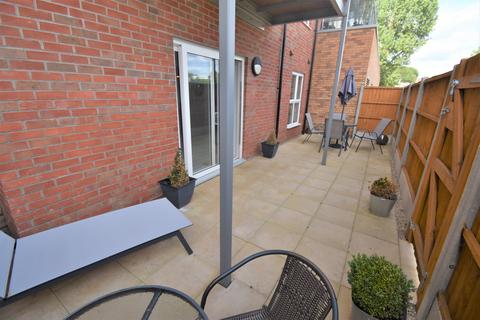 63 Kingfisher Close, Warwick, CV34 5GD
