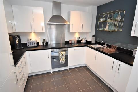 63 Kingfisher Close, Warwick, CV34 5GD