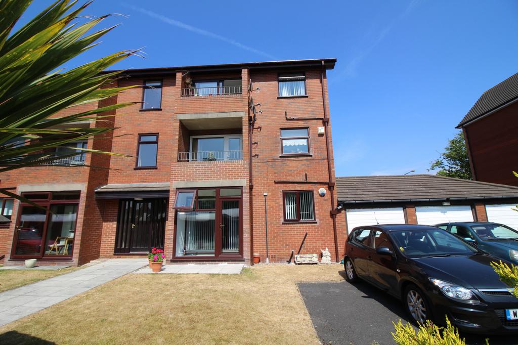 Ashton Court, 55 St. Andrews Road... 2 bed apartment £725 pcm (£167 pw)