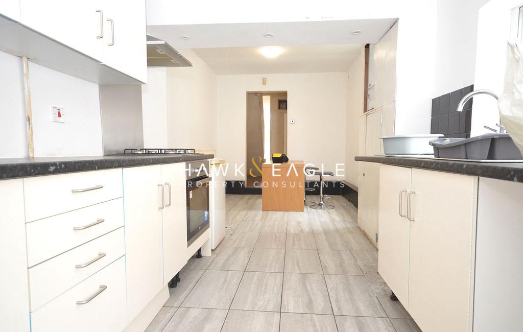 Alma Road, Sheerness, Kent, ME12 3 bed house £1,330 pcm (£307 pw)