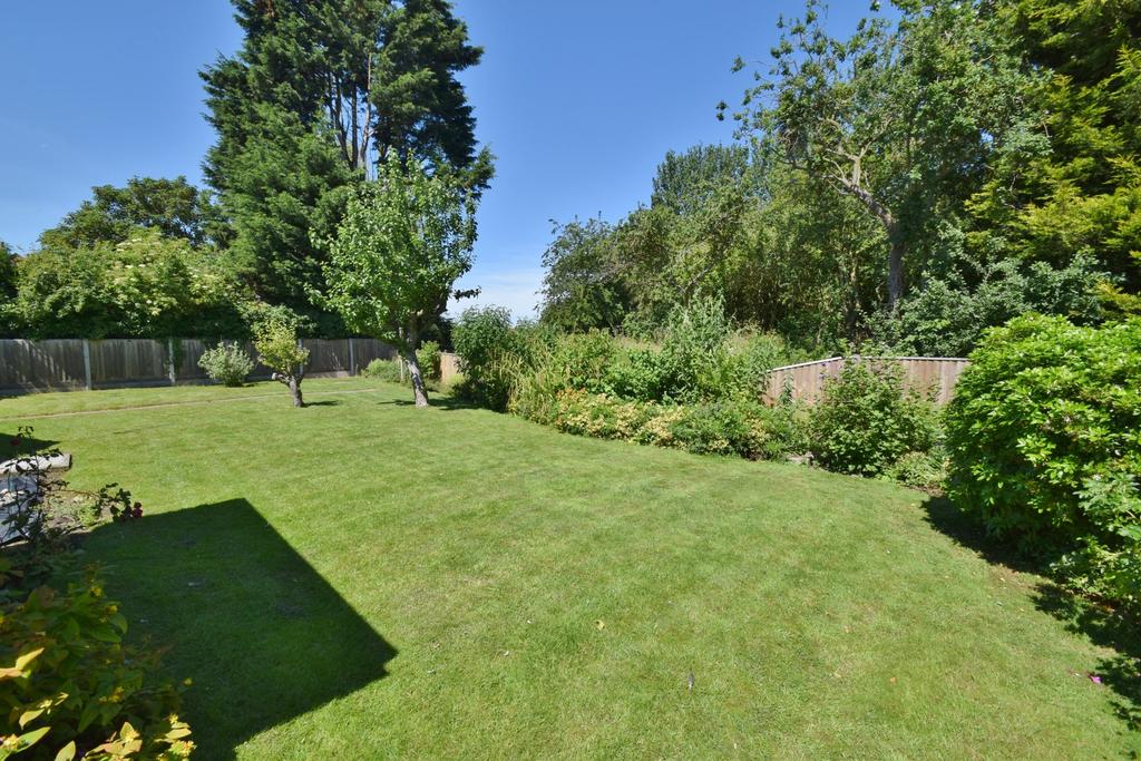 Sea road, Chapel St Leonards, PE24 4 bed bungalow £285,000