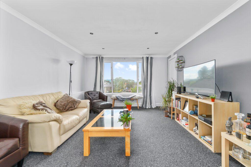 Avenue Park, Bridge of Allan, FK9 3 bed apartment £133,000