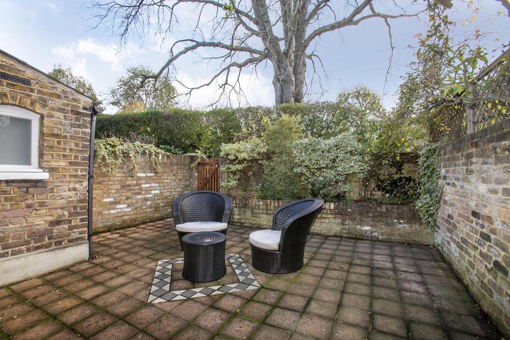 Onslow Avenue, Richmond, TW10 4 bed house £5,500 pcm (£1,269 pw)