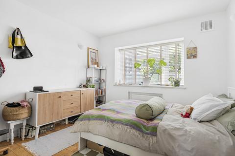 4 bedroom apartment for sale, Streatham High Road, London, SW16