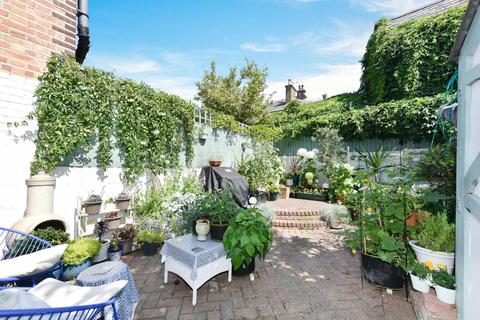 22 Mountfield Road, London, W5 2NG