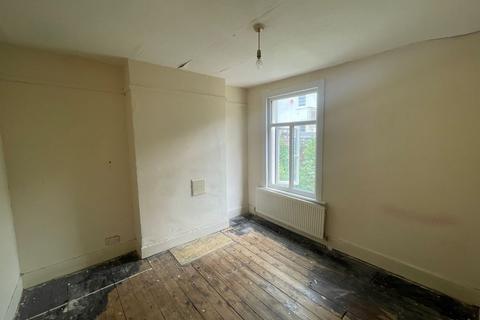 21 Roydene Road, Plumstead, London, SE18 1PZ
