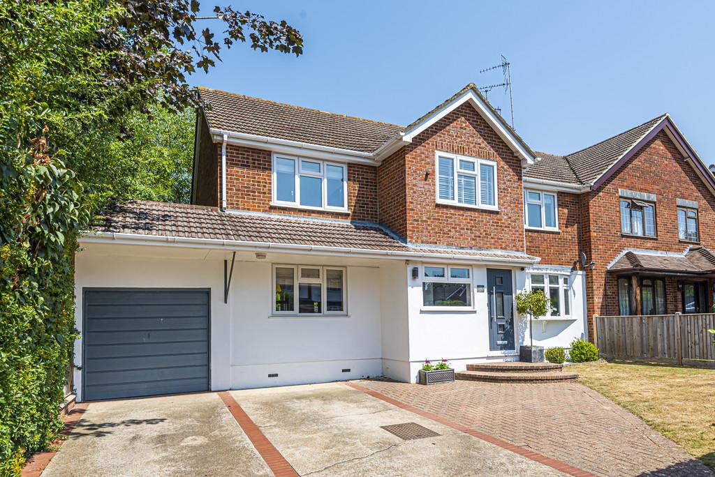Mallings Drive, Bearsted 4 bed semidetached house £675,000