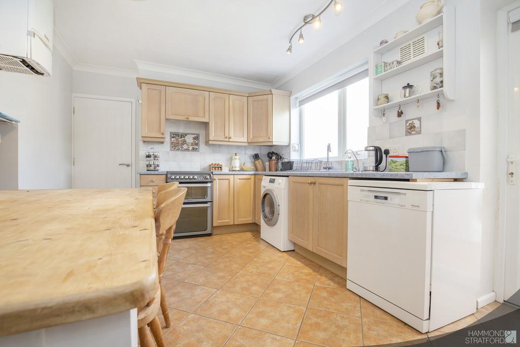 Browick Road, Wymondham 3 bed detached bungalow £375,000